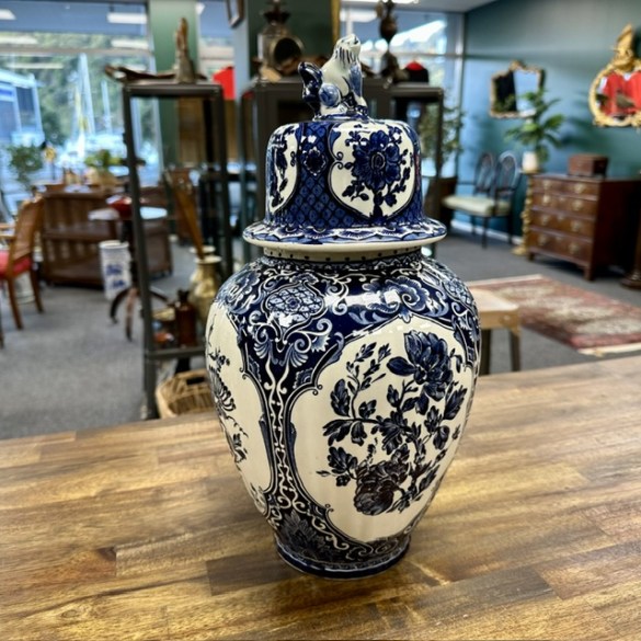 Delf Vase